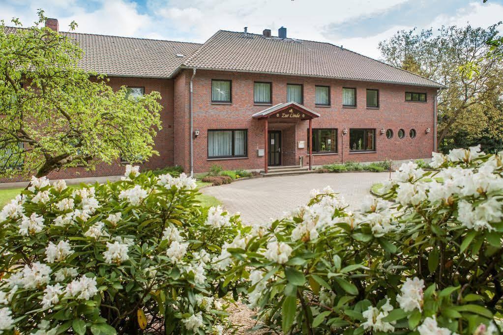 Hotel-Restaurant Zur Linde Altenmedingen Exterior photo